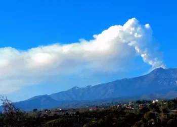 Cenere dall’Etna, le parole dell’esperto sulle future attività