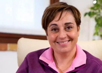 Benedetta Rossi in primo piano durante un intervento social sulla nuova vita familiare e la tutela della privacy delle figlie adottive
