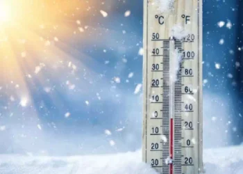 Previsioni meteo inverno 2026-2027 secondo Giuliacci, con aria polare, fasi di freddo e caldo anomalo influenzate dal super El Niño