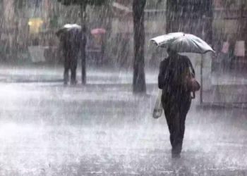 Meteo Italia con cielo nuvoloso e temporali: calo delle temperature, rischio grandinate e piogge intense nelle regioni del Nord e del Centro.
