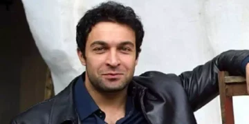 Pietro Taricone ricordato al Grande Fratello Vip, Marina La Rosa si commuove in diretta ricordando l'amico scomparso: “Era una persona splendida”, tra applausi e lacrime nello studio del reality.