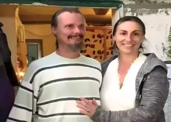 Famiglia del bosco a Palmoli durante il percorso di rientro dei bambini deciso dal Tribunale dei minorenni dell’Aquila