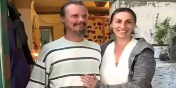 Famiglia del bosco a Palmoli durante il percorso di rientro dei bambini deciso dal Tribunale dei minorenni dell’Aquila