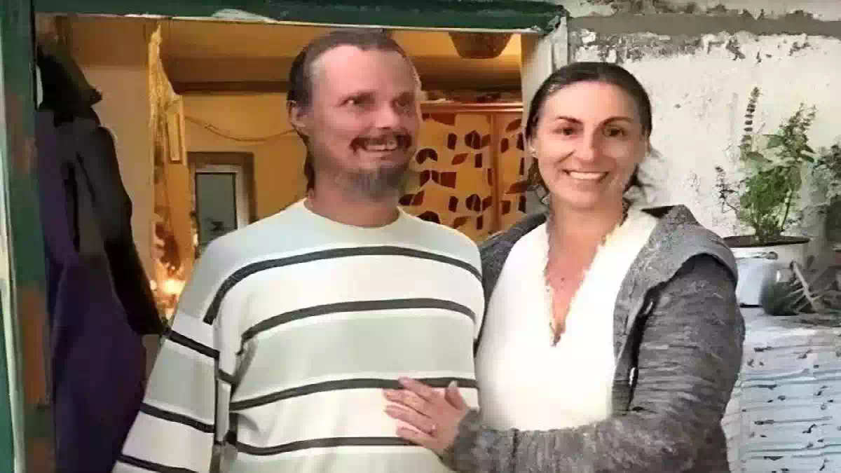 Famiglia del bosco a Palmoli durante il percorso di rientro dei bambini deciso dal Tribunale dei minorenni dell’Aquila